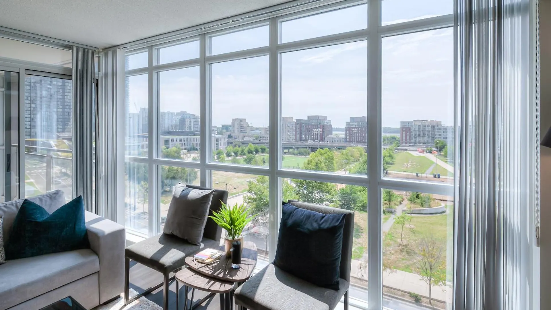 Daire Entire Condo, Heart Of Downtown Toronto Kanada