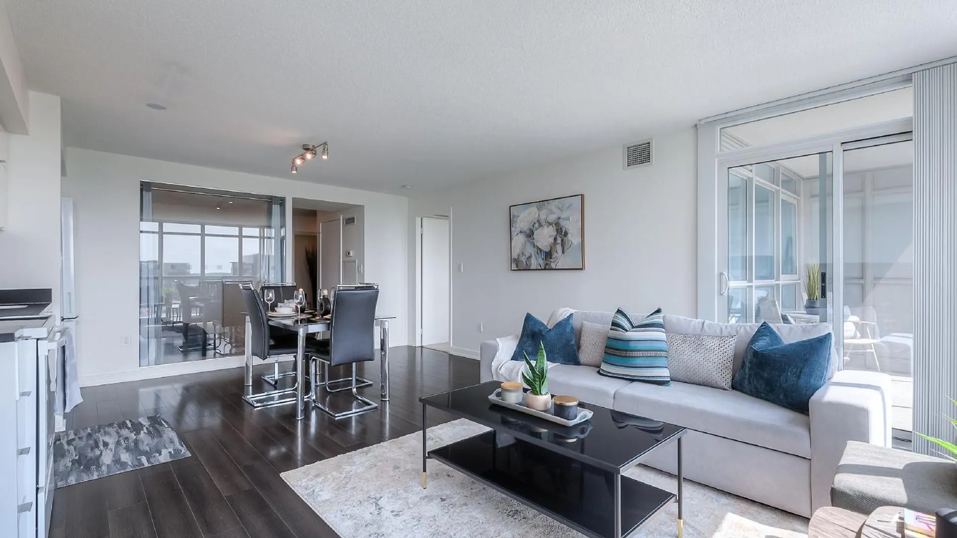 Entire Condo, Heart Of Downtown Toronto