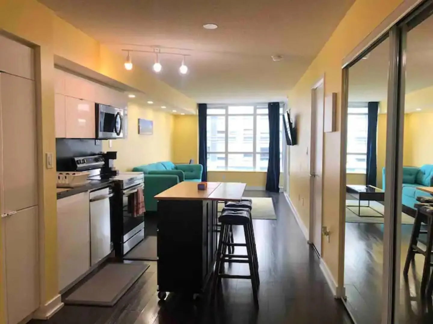 Entire Condo, Heart Of Downtown Toronto 0*,  Canada