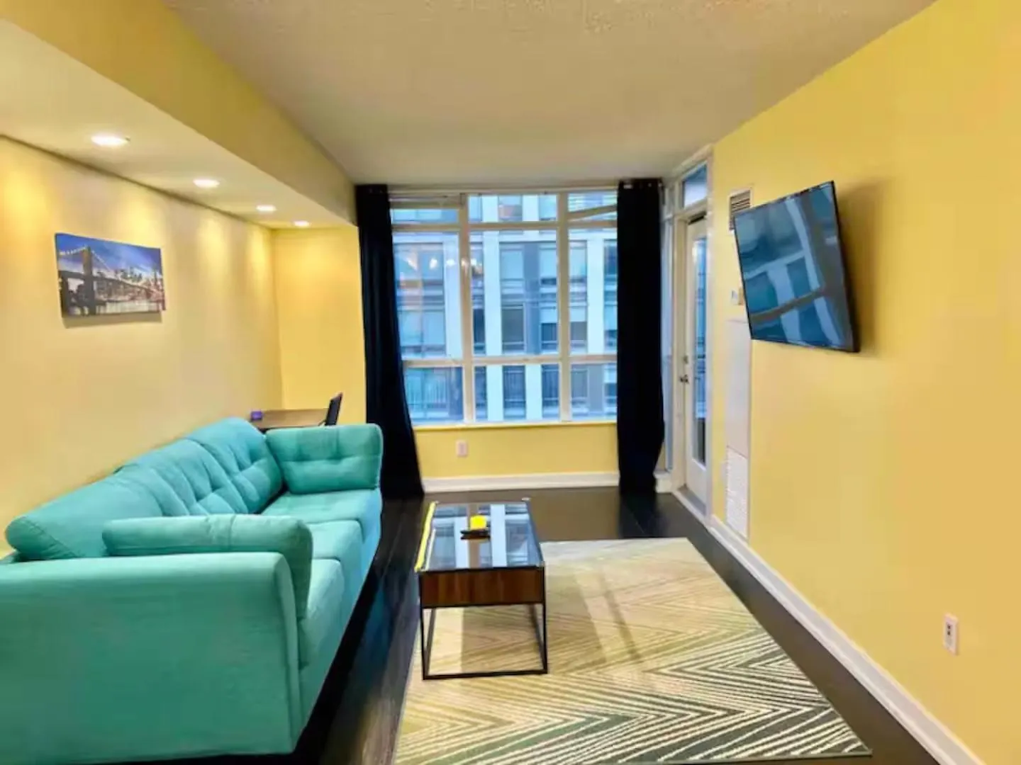 Entire Condo, Heart Of Downtown Toronto Apartment